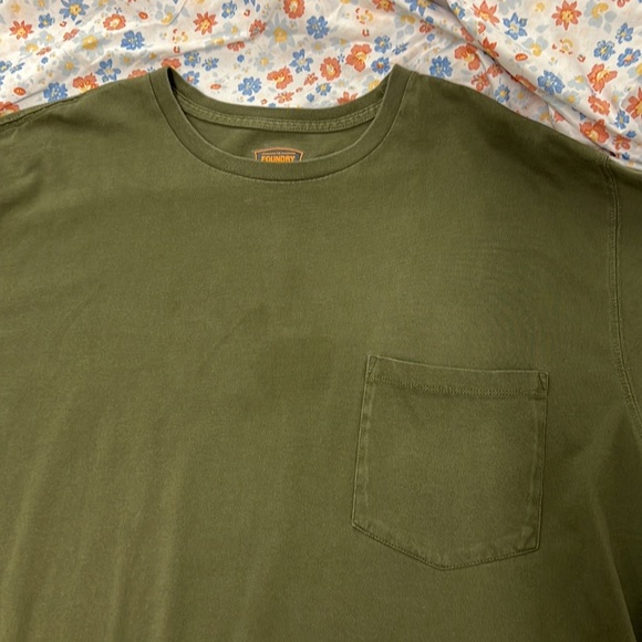 [Stain] 💝 10/$10 💝 THE FOUNDRYGreen T-shirt 100% Cotton Size 3XL - Picture 2 of 4